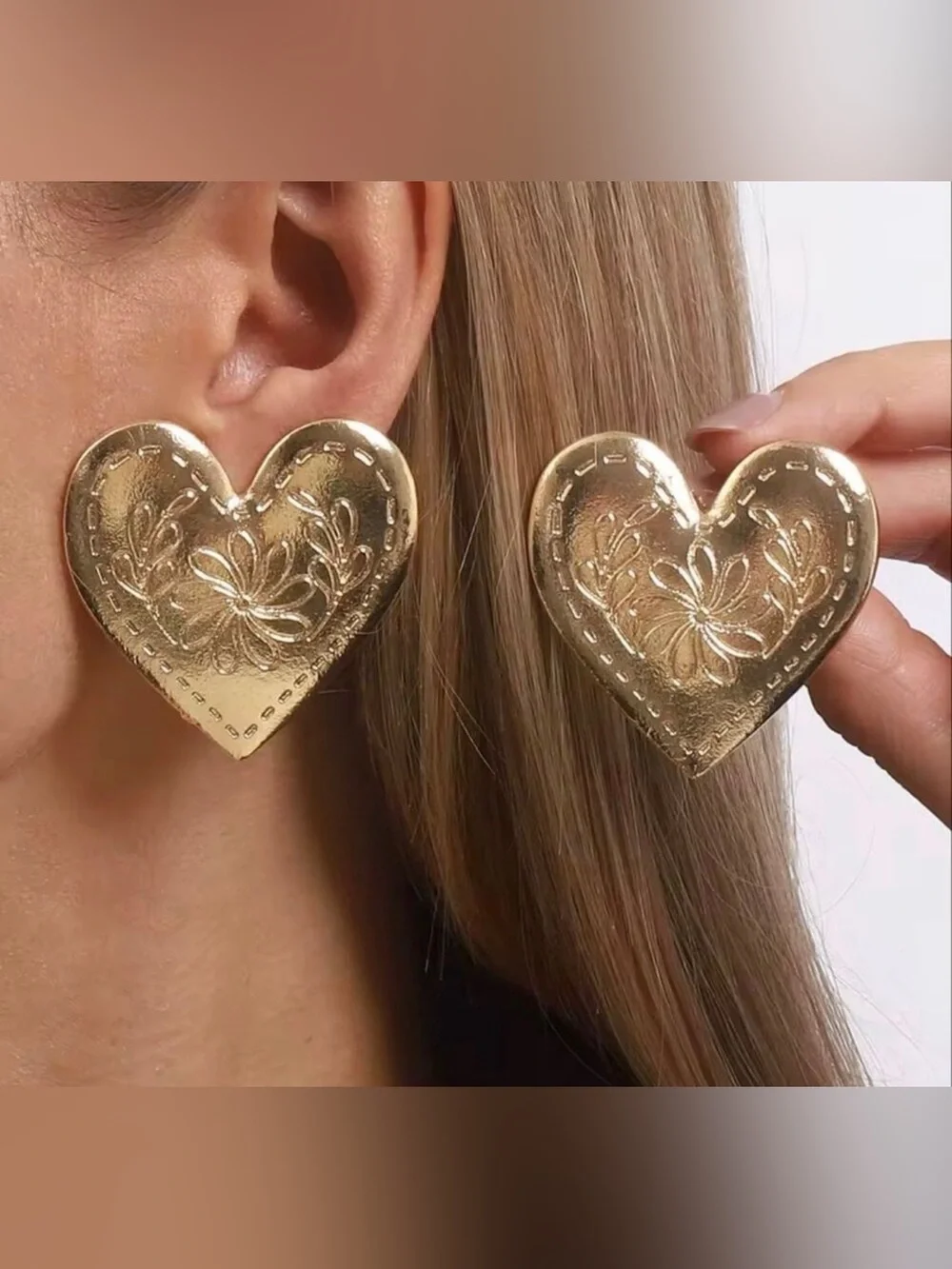 Zara Heart Earrings Gold Tone Floral Engraved Statement Studs Romantic Rare NWOT